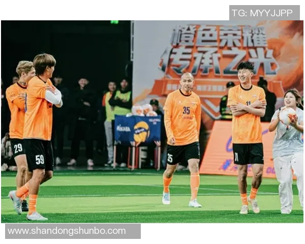 小杰聊足球：深入分析当今足坛热点话题与明星球员表现